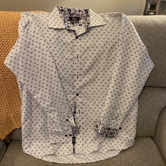 Elie Balleh Modern Fit Button down shirt with accent cuffs - Picture 3 of 4